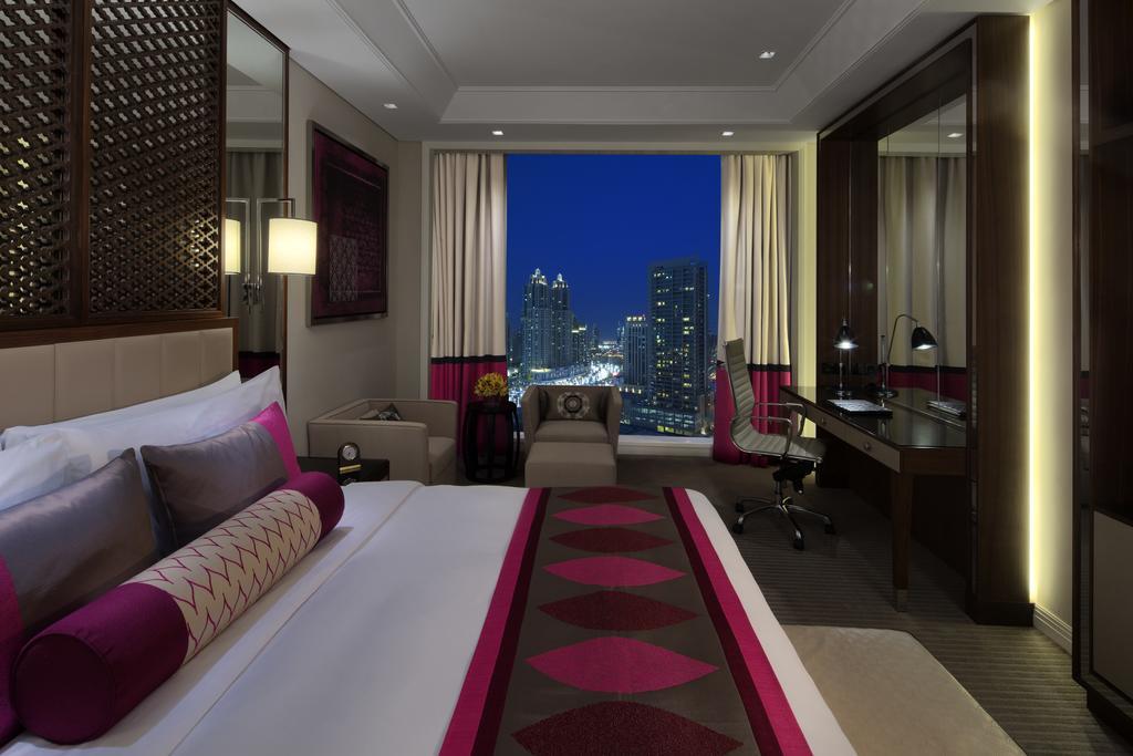 Grote Luxe Kamer met Kingsize Bed en Uitzicht op de Stad